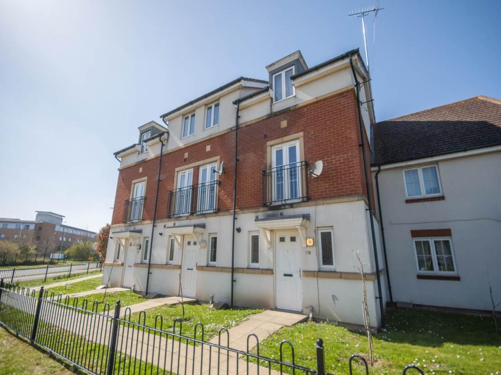 5 bed Detached for rent in Hatfield. From Strats Estates & Lettings - Hatfield