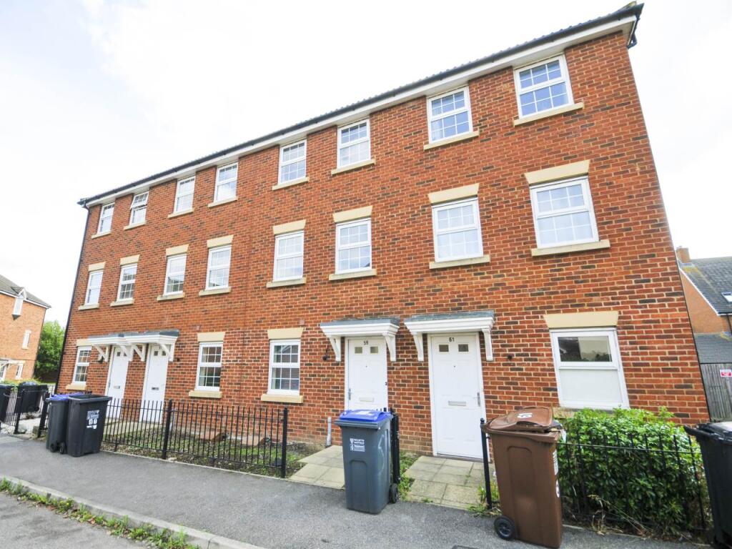 4 bed Detached for rent in Hatfield. From Strats Estates & Lettings - Hatfield