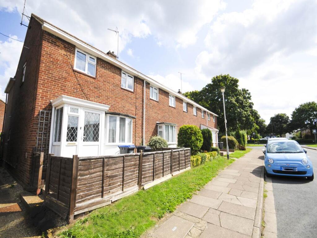 4 bed Detached for rent in Hatfield. From Strats Estates & Lettings - Hatfield