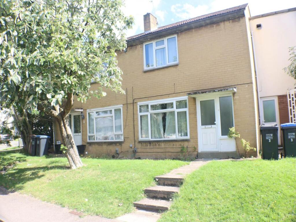 5 bed Detached for rent in Hatfield. From Strats Estates & Lettings - Hatfield