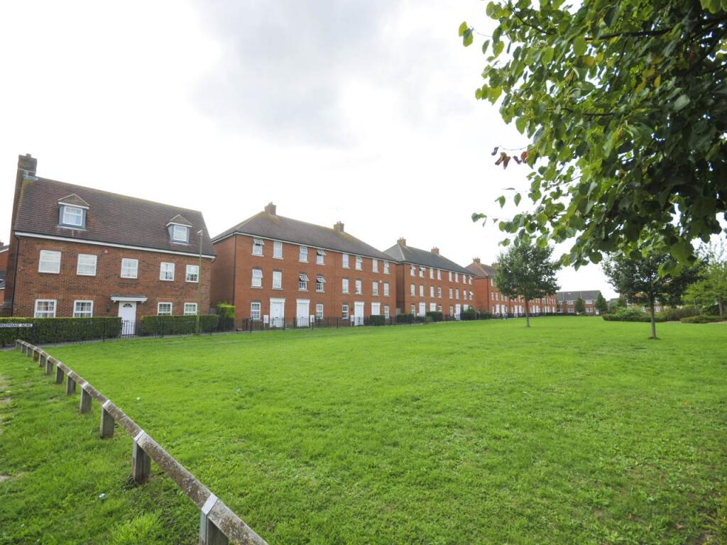 4 bed Detached for rent in Hatfield. From Strats Estates & Lettings - Hatfield