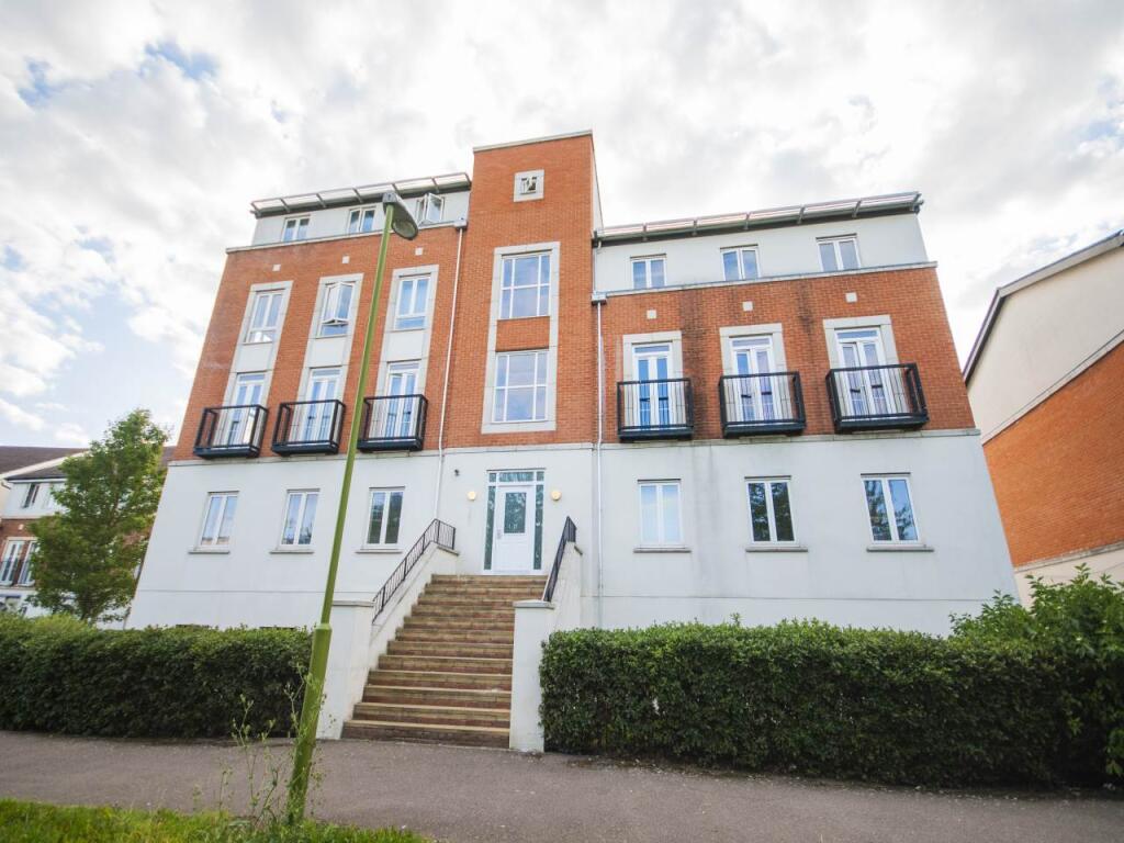 3 bed 1st Floor Flat for rent in Hatfield. From Strats Estates & Lettings - Hatfield