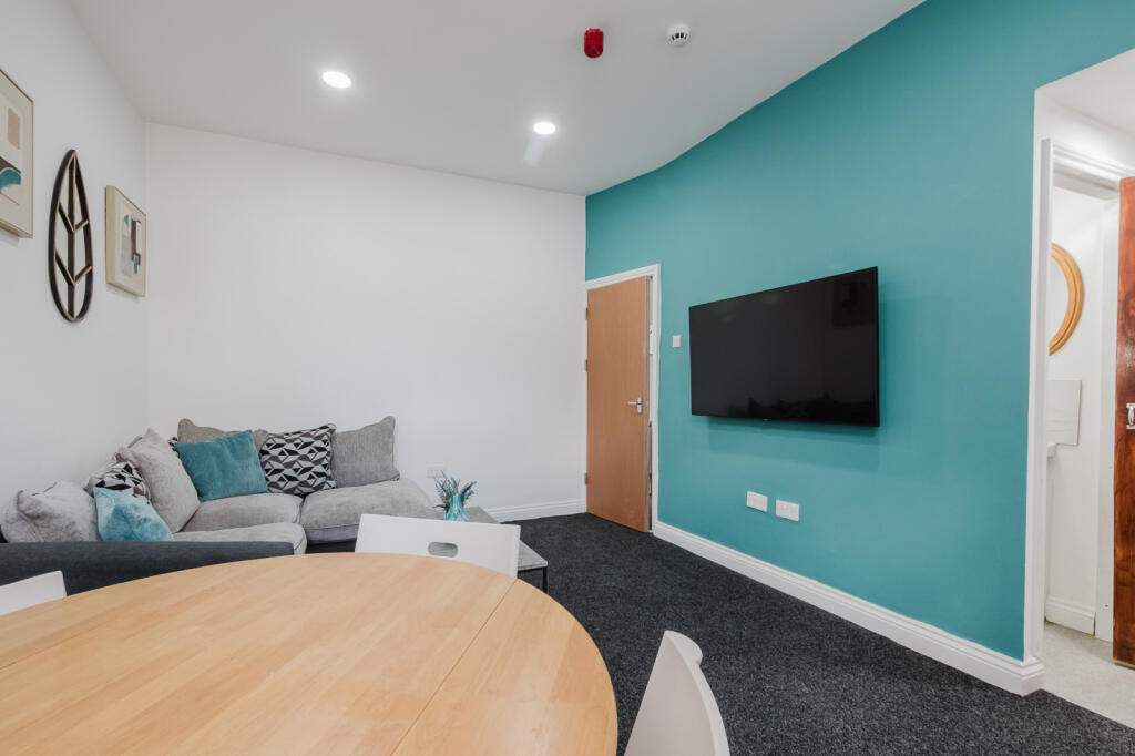 5 bed Mid Terraced House for rent in Manchester. From Inspired Lettings - Manchester 5 bed Mid Terraced House for rent in Manchester. From Inspired Lettings - Manchester