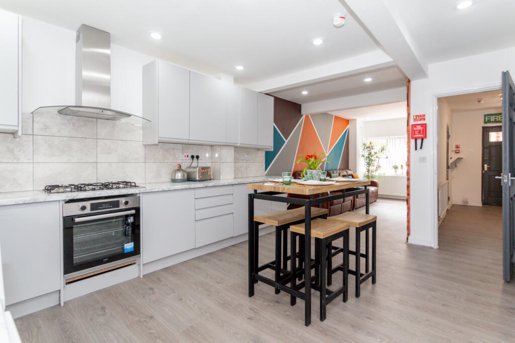 7 bed Mid Terraced House for rent in Manchester. From Inspired Lettings - Manchester 7 bed Mid Terraced House for rent in Manchester. From Inspired Lettings - Manchester