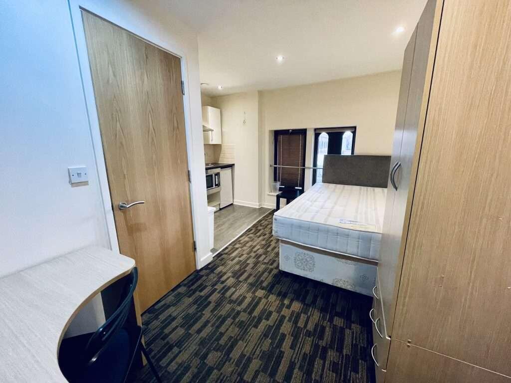 4 bed Studio for rent in Sheffield. From Thornsett Properties - Sheffield