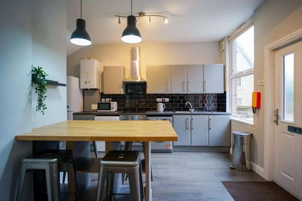 4 bed Detached for rent in Sheffield. From Thornsett Properties - Sheffield