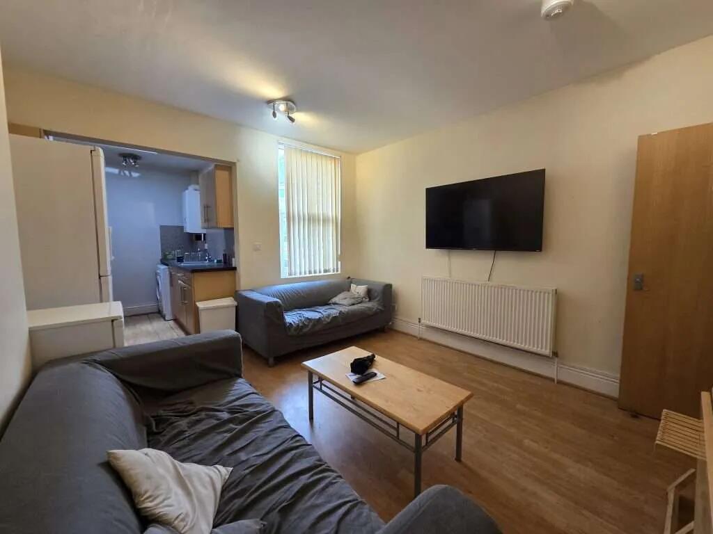5 bed Detached for rent in Sheffield. From Thornsett Properties - Sheffield