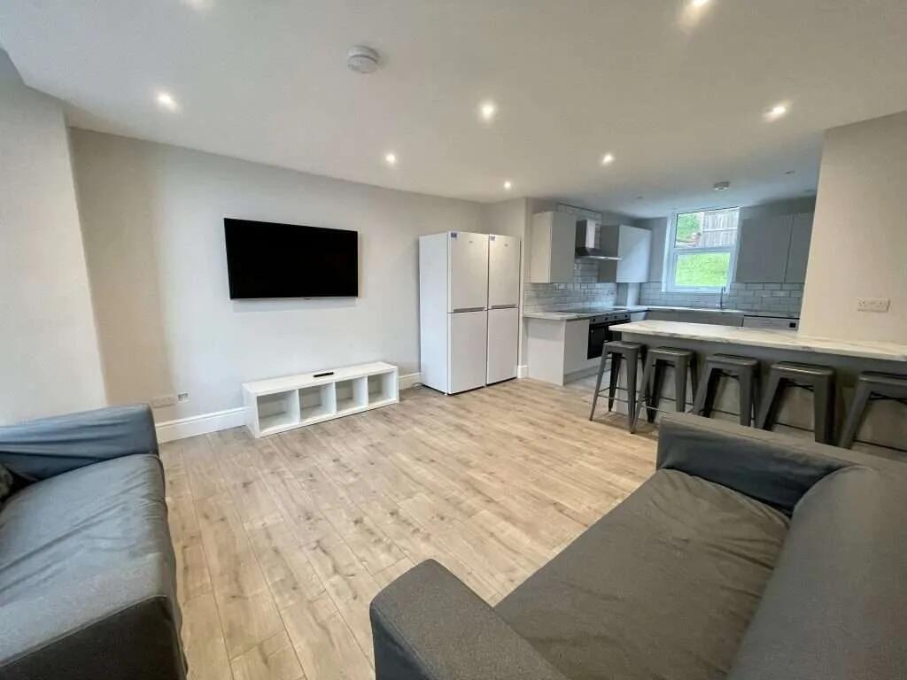 5 bed 1st Floor Flat for rent in Sheffield. From Thornsett Properties - Sheffield