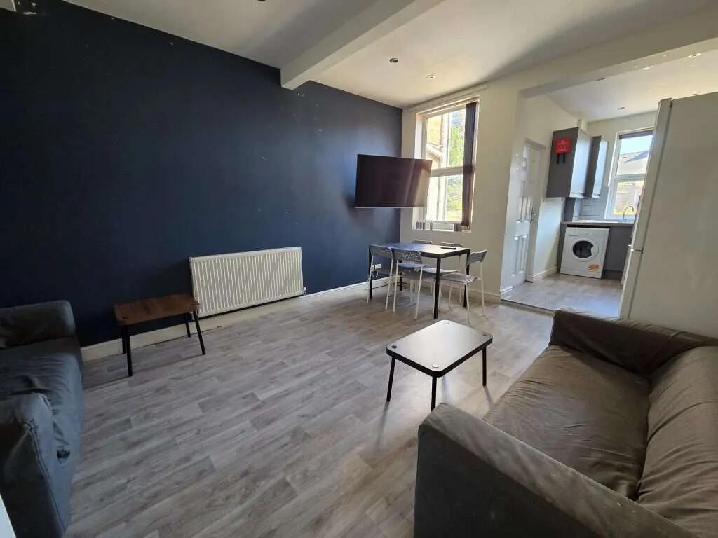6 bed Detached for rent in Sheffield. From Thornsett Properties - Sheffield 6 bed Detached for rent in Sheffield. From Thornsett Properties - Sheffield