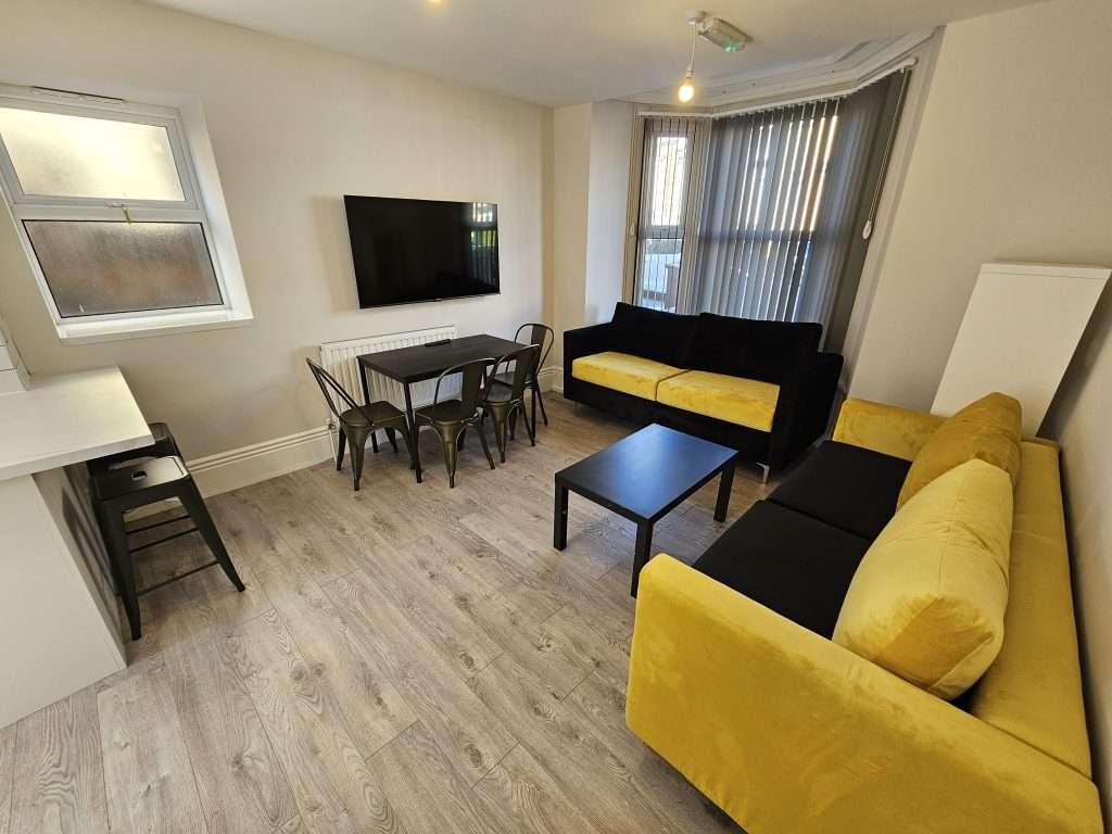 6 bed Detached for rent in Sheffield. From Thornsett Properties - Sheffield 6 bed Detached for rent in Sheffield. From Thornsett Properties - Sheffield