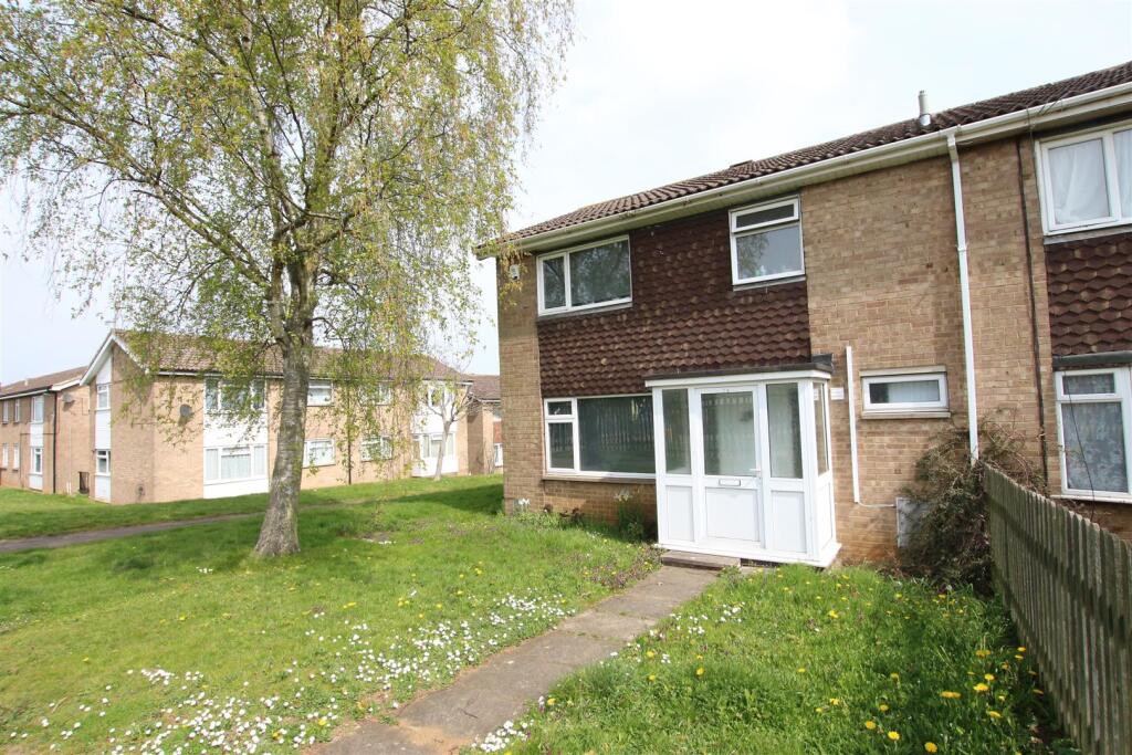 4 bed Private Halls for rent in Northampton. From Whites Estate Agents - Northampton