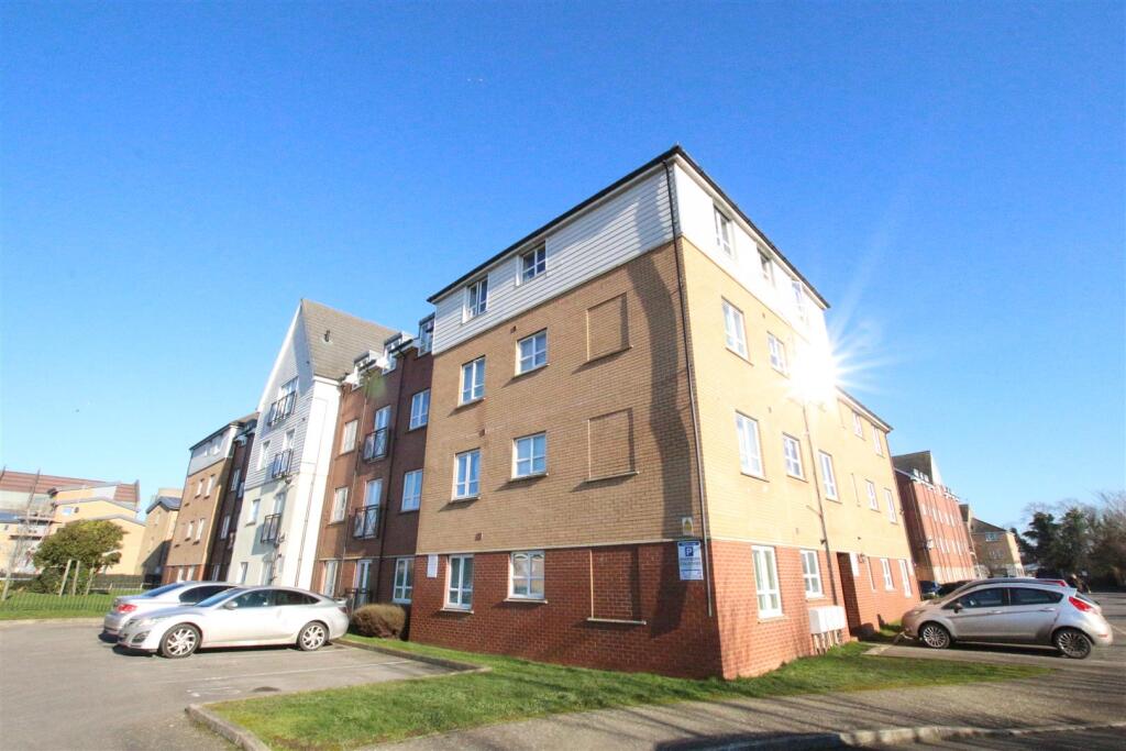 2 bed Private Halls for rent in Northampton. From Whites Estate Agents - Northampton 2 bed Private Halls for rent in Northampton. From Whites Estate Agents - Northampton