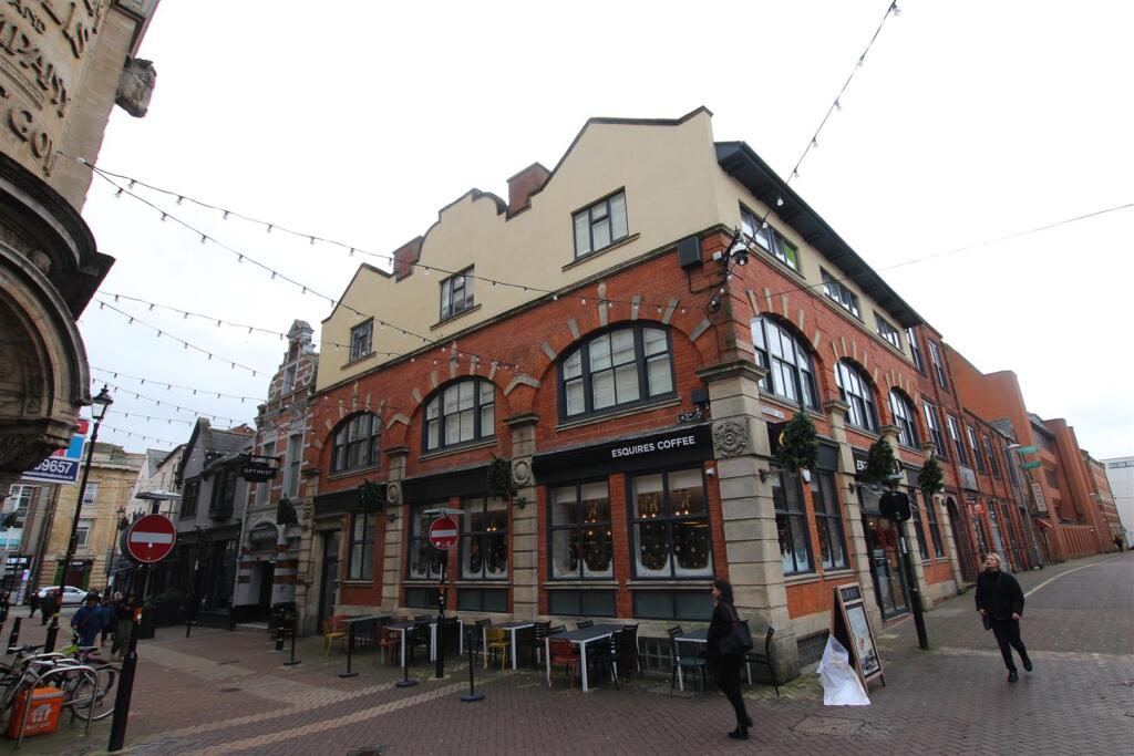 1 bed Private Halls for rent in Northampton. From Whites Estate Agents - Northampton