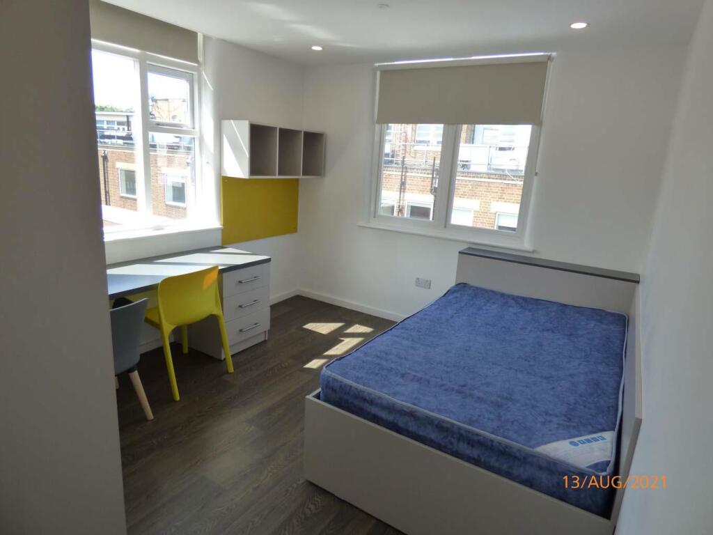 1 bed Private Halls for rent in Northampton. From Whites Estate Agents - Northampton