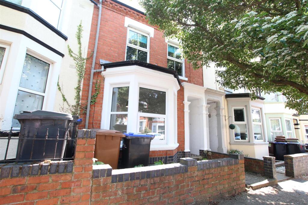 5 bed House Share for rent in Northampton. From Whites Estate Agents - Northampton