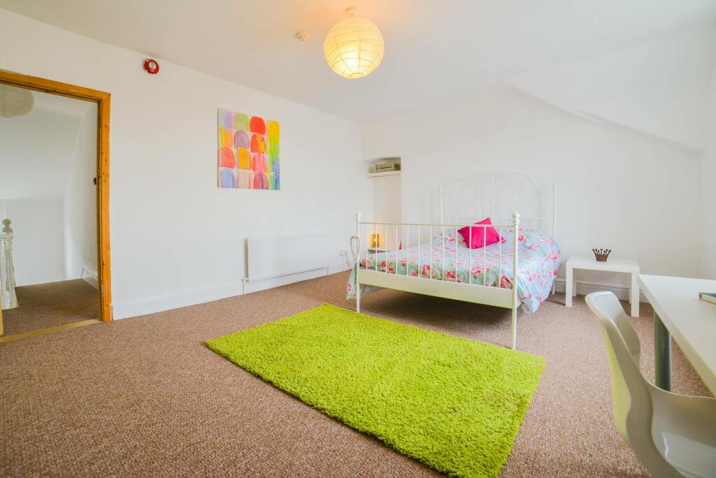 6 bed Detached for rent in Swansea. From The Living Room Letting Agency - Cardiff