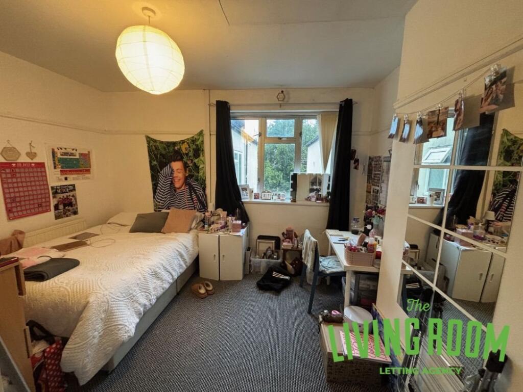 6 bed Detached for rent in Cardiff. From The Living Room Letting Agency - Cardiff