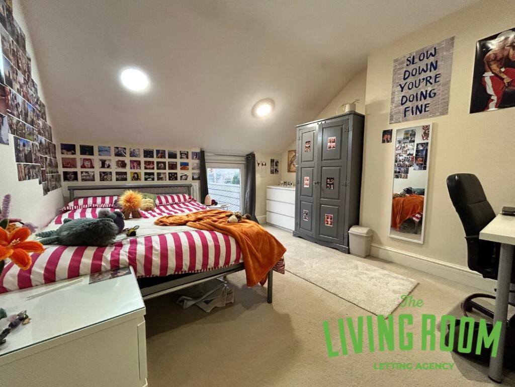 3 bed 1st Floor Flat for rent in Swansea. From The Living Room Letting Agency - Cardiff