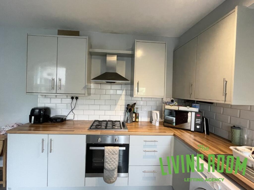 6 bed Detached for rent in Cardiff. From The Living Room Letting Agency - Cardiff 6 bed Detached for rent in Cardiff. From The Living Room Letting Agency - Cardiff