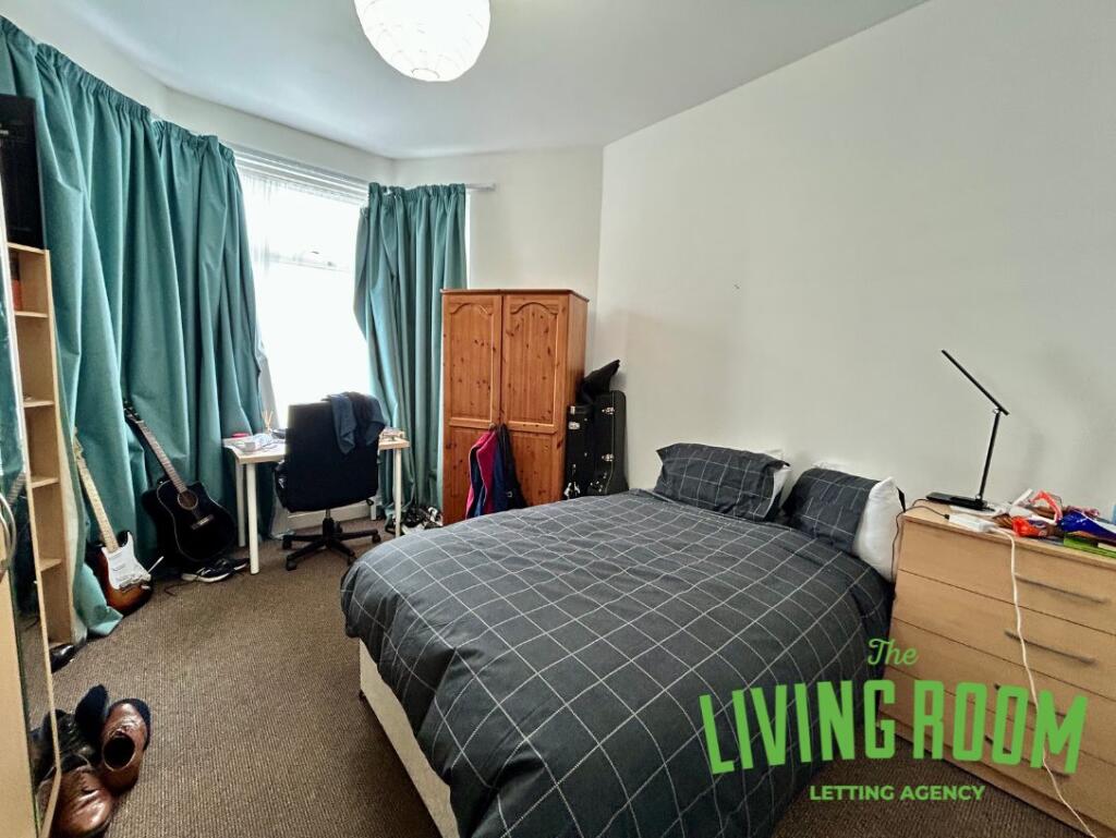 6 bed Detached for rent in Cardiff. From The Living Room Letting Agency - Cardiff