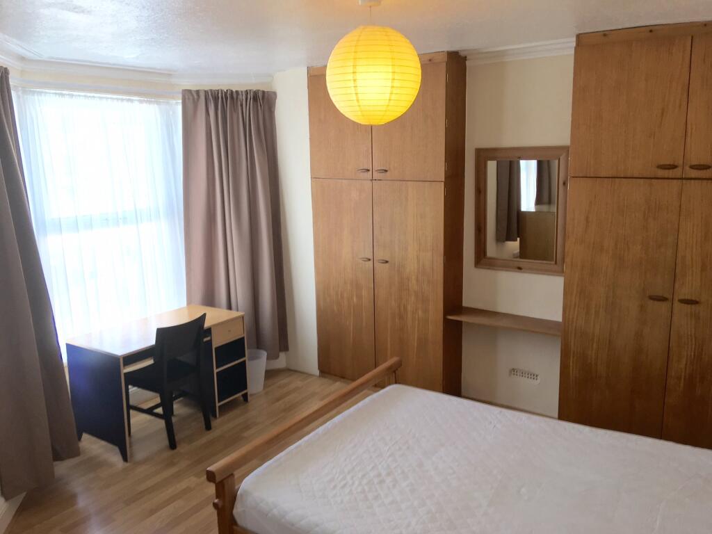5 bed Detached for rent in Cardiff. From The Living Room Letting Agency - Cardiff