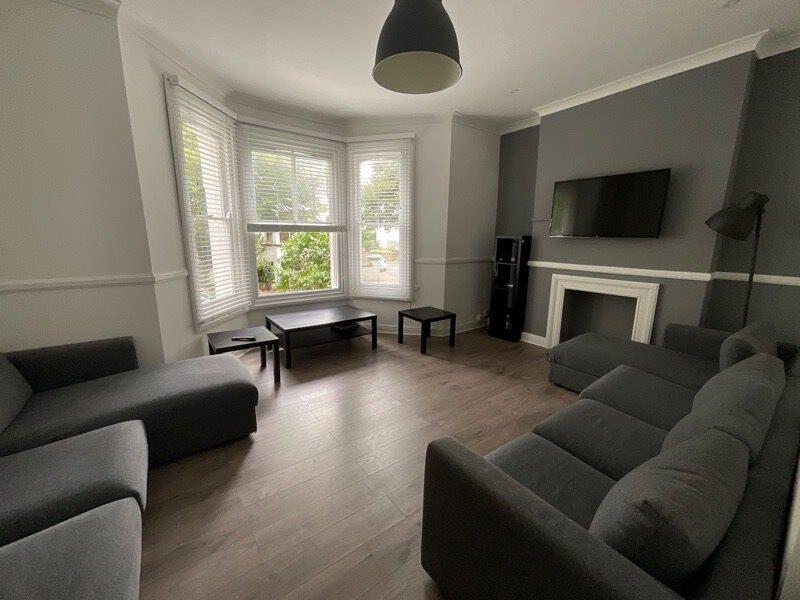 6 bed Detached for rent in Cardiff. From The Living Room Letting Agency - Cardiff