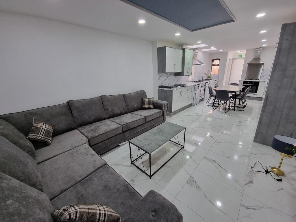 8 bed Semi Detached for rent in Birmingham. From Prestige Properties - Birmingham