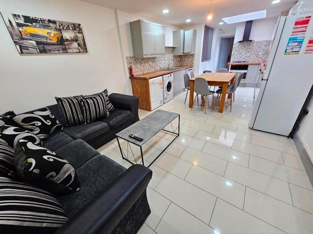 6 bed Semi Detached for rent in Birmingham. From Prestige Properties - Birmingham