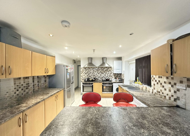 8 bed Mid Terraced House for rent in Birmingham. From Prestige Properties - Birmingham