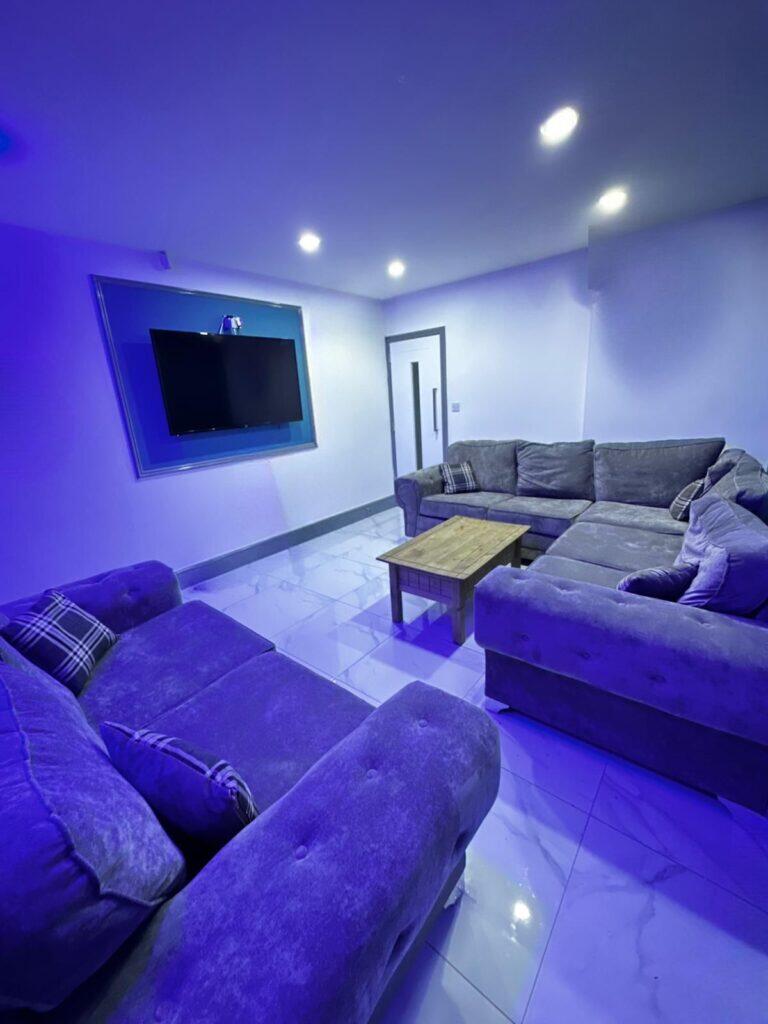8 bed Mid Terraced House for rent in Birmingham. From Prestige Properties - Birmingham