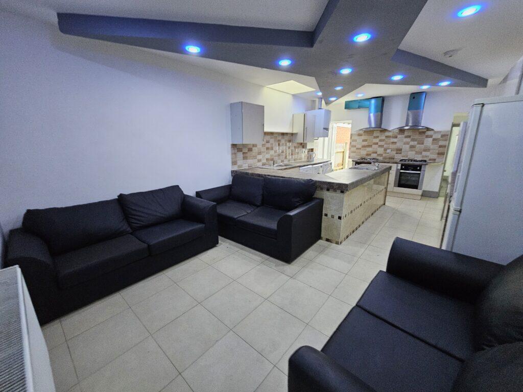 8 bed Mid Terraced House for rent in Birmingham. From Prestige Properties - Birmingham 8 bed Mid Terraced House for rent in Birmingham. From Prestige Properties - Birmingham