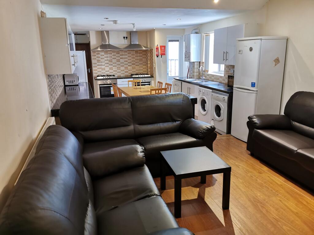 8 bed Mid Terraced House for rent in Birmingham. From Prestige Properties - Birmingham 8 bed Mid Terraced House for rent in Birmingham. From Prestige Properties - Birmingham
