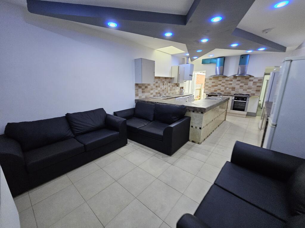 8 bed Mid Terraced House for rent in Birmingham. From Prestige Properties - Birmingham 8 bed Mid Terraced House for rent in Birmingham. From Prestige Properties - Birmingham