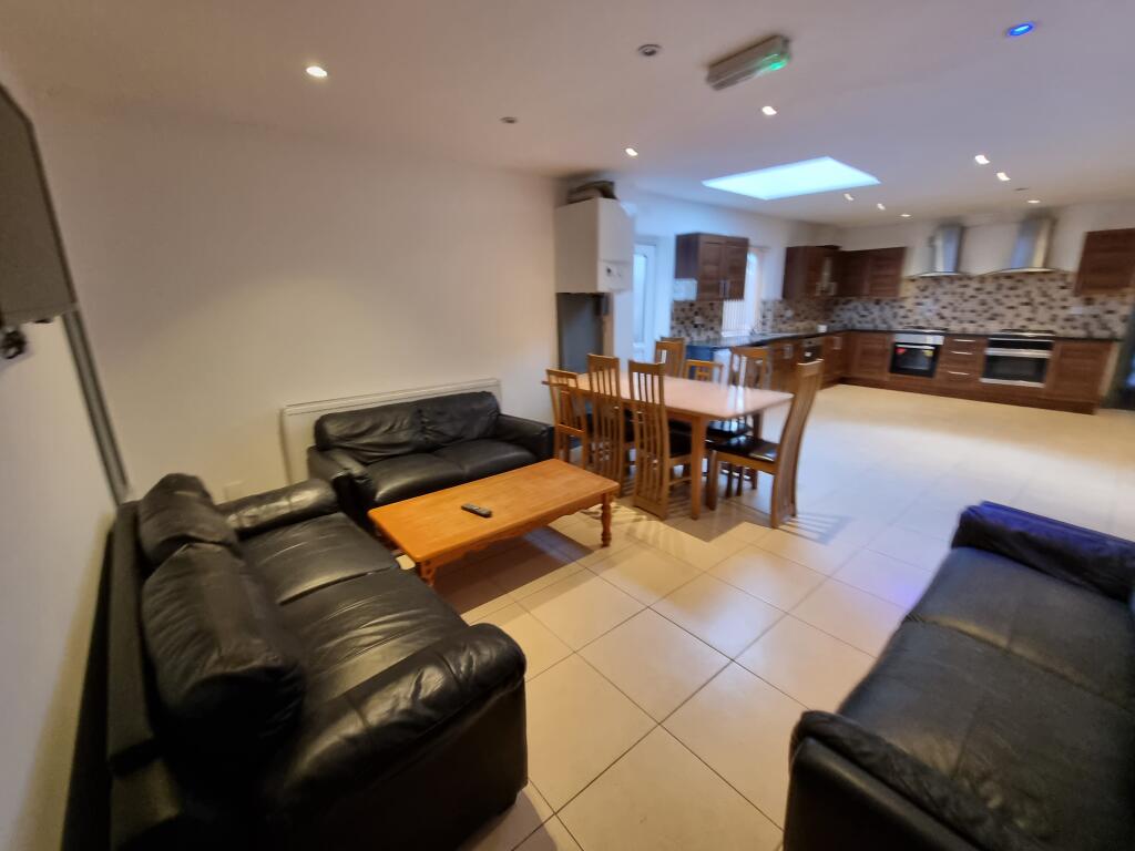 8 bed Semi Detached for rent in Birmingham. From Prestige Properties - Birmingham