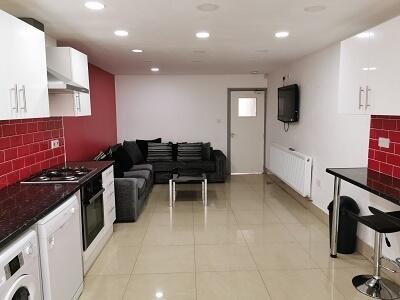 7 bed Mid Terraced House for rent in Birmingham. From Prestige Properties - Birmingham