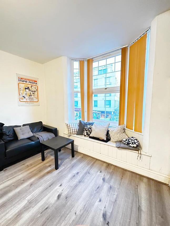5 bed 1st Floor Flat for rent in Birmingham. From Prestige Properties - Birmingham 5 bed 1st Floor Flat for rent in Birmingham. From Prestige Properties - Birmingham