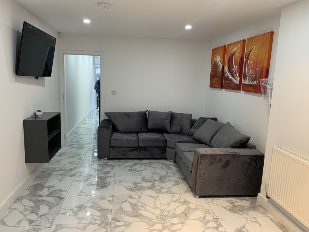 5 bed Mid Terraced House for rent in Birmingham. From Prestige Properties - Birmingham 5 bed Mid Terraced House for rent in Birmingham. From Prestige Properties - Birmingham