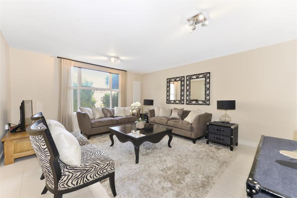 3 bed Apartment for rent in Hampstead. From Greenstone Residential - St. Johns Wood 3 bed Apartment for rent in Hampstead. From Greenstone Residential - St. Johns Wood