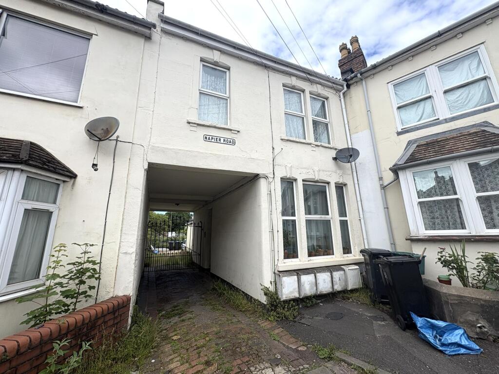 1 bed 1st Floor Flat for rent in Crofts End. From Holbrook Moran - Redfield