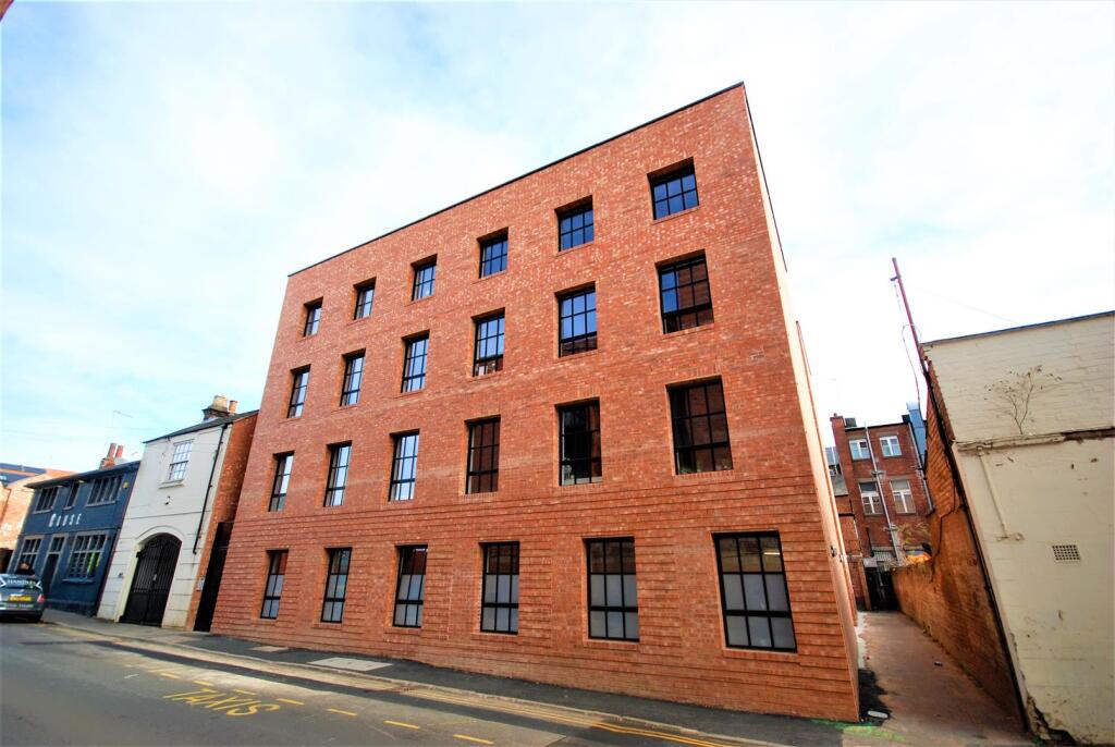 1 bed Private Halls for rent in Royal Leamington Spa. From Handles Property - Leamington 1 bed Private Halls for rent in Royal Leamington Spa. From Handles Property - Leamington