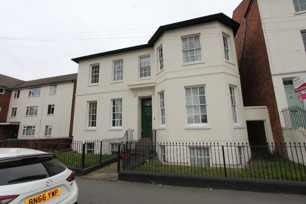 5 bed Detached for rent in Whitnash. From Handles Property - Leamington