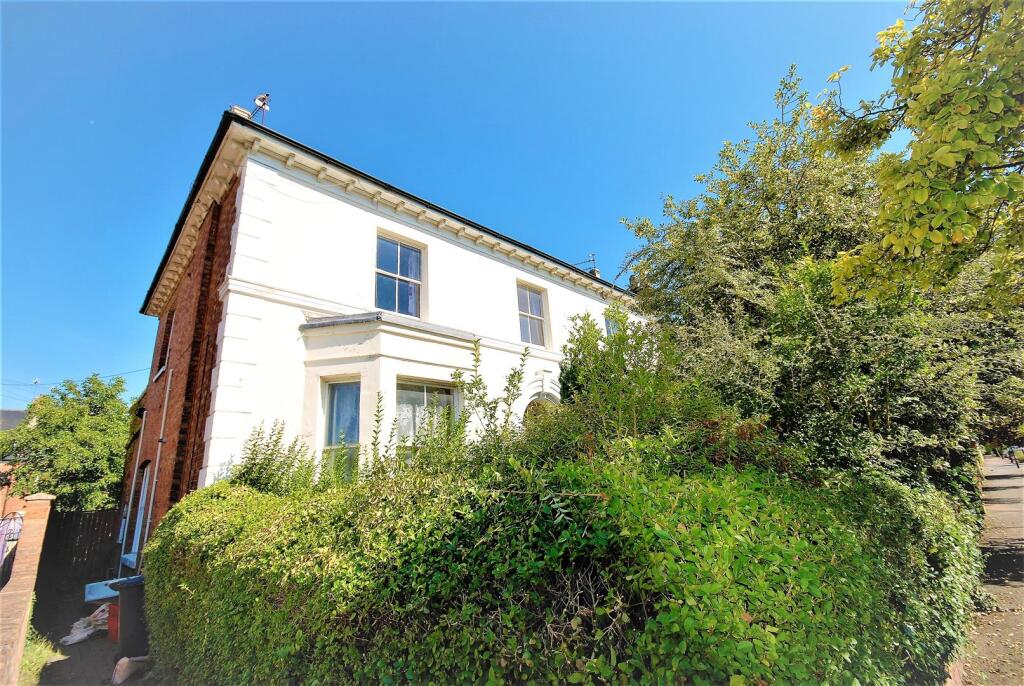 4 bed Apartment for rent in Whitnash. From Handles Property - Leamington