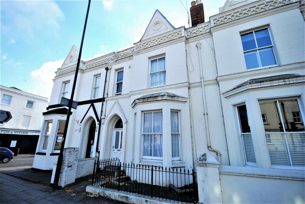 7 bed Detached for rent in Royal Leamington Spa. From Handles Property - Leamington