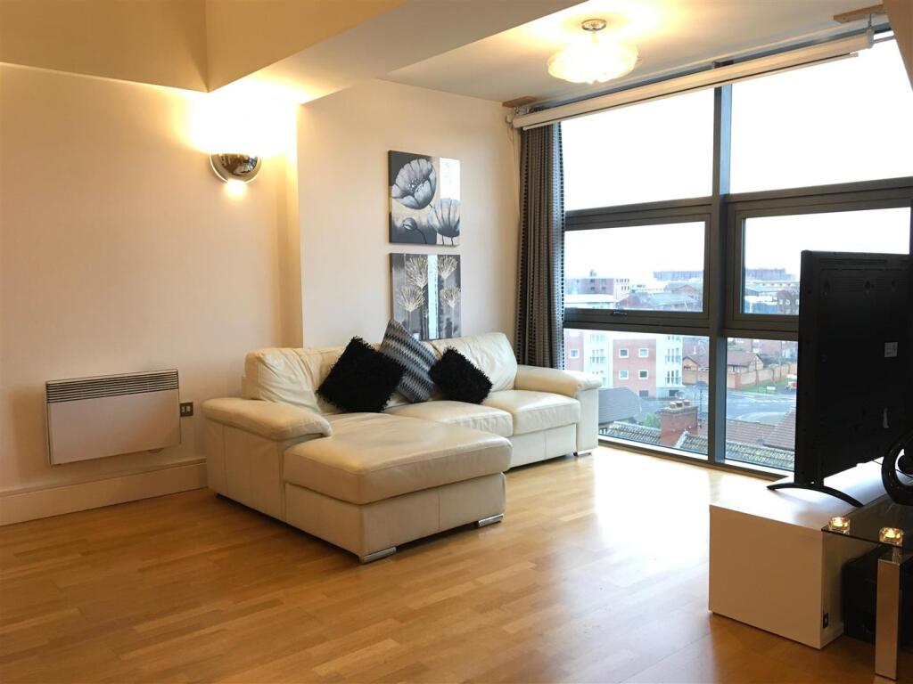 2 bed Penthouse for rent in Liverpool. From Michael Moon - Great Crosby