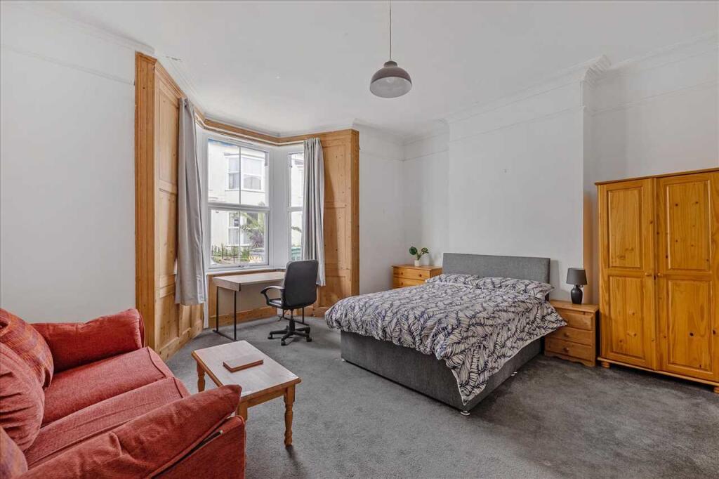 6 bed Mid Terraced House for rent in Plymouth. From Student Choice Plymouth - Plymouth 6 bed Mid Terraced House for rent in Plymouth. From Student Choice Plymouth - Plymouth