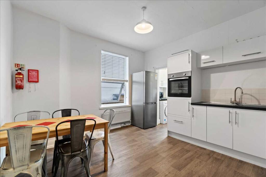 5 bed End of Terrace for rent in Plymouth. From Student Choice Plymouth - Plymouth