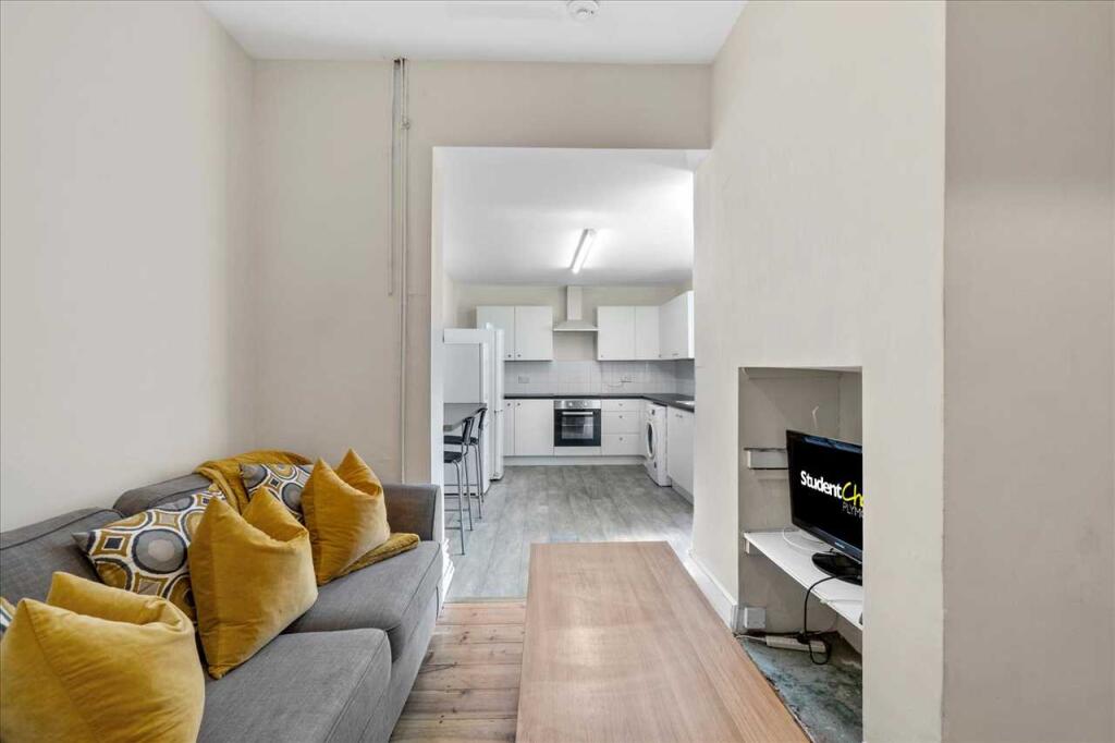4 bed Apartment for rent in Plymouth. From Student Choice Plymouth - Plymouth