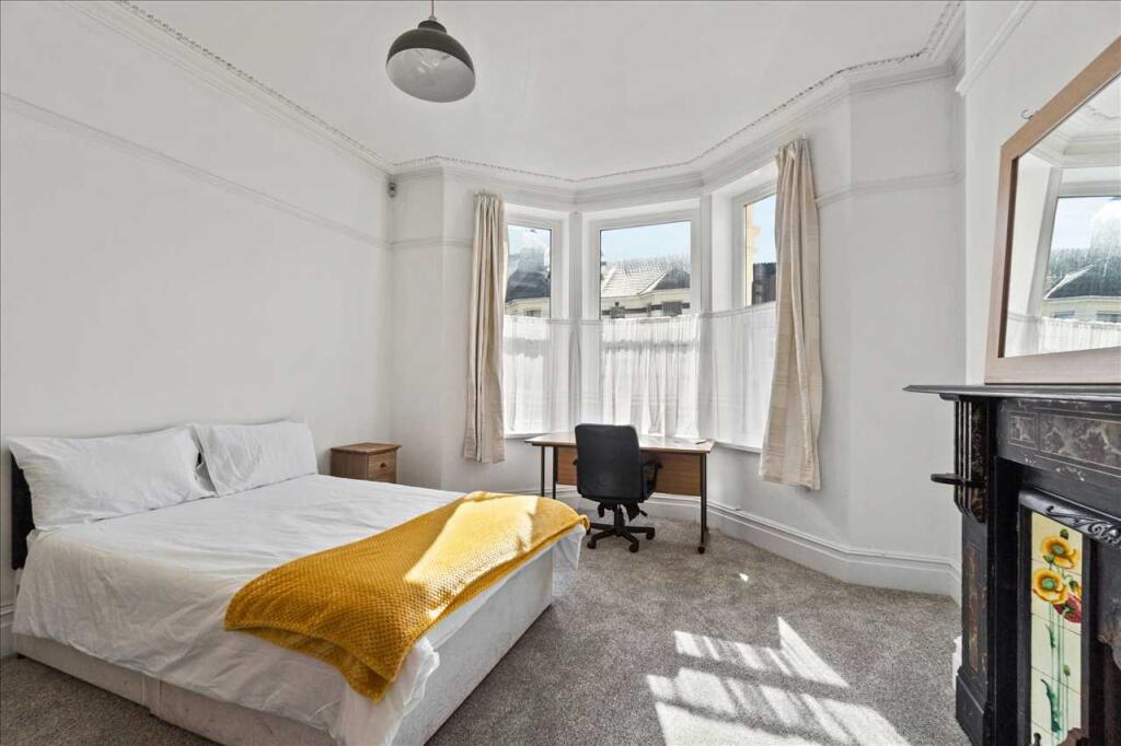 6 bed Mid Terraced House for rent in Plymouth. From Student Choice Plymouth - Plymouth