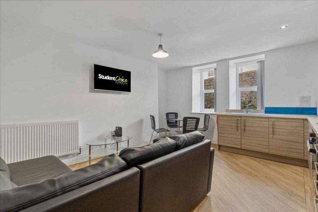 4 bed Apartment for rent in Plymouth. From Student Choice Plymouth - Plymouth