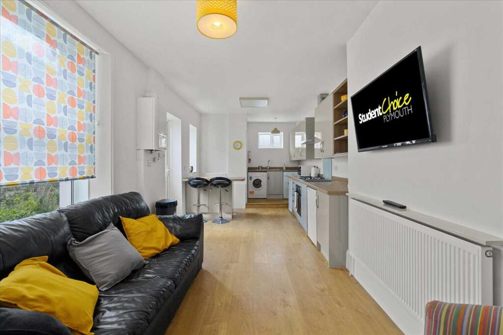 5 bed Mid Terraced House for rent in Plymouth. From Student Choice Plymouth - Plymouth